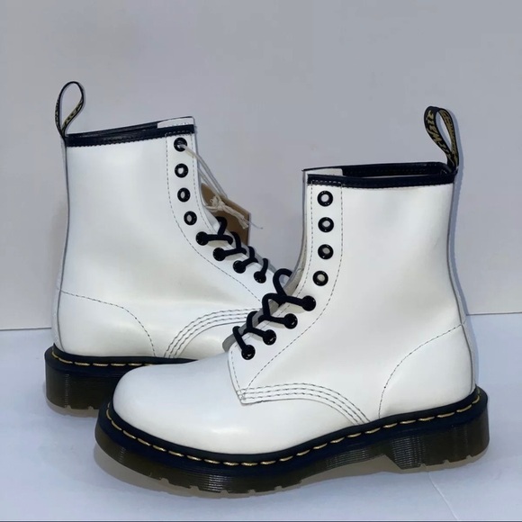 DR. MARTENS 1460 (11821) SMOOTH LEATHER LACE UP BOOTS WHITE SIZE - 6 .US/37 .EU - Picture 5 of 11